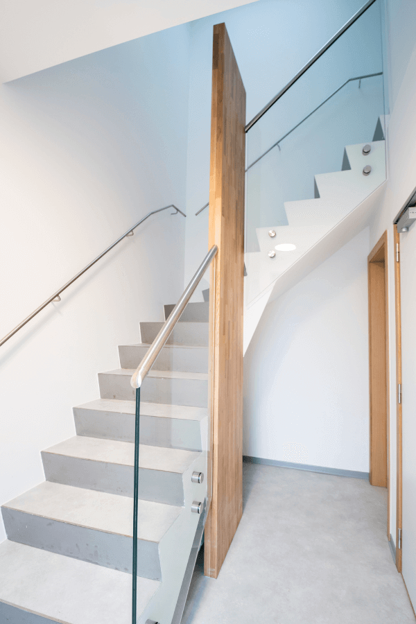 Garde-corps en verre pour cage d'escalier